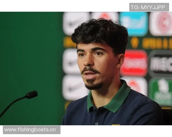 维蒂尼亚精准助攻阿什拉夫垫射破门助巴黎领先1-0 维蒂尼亚精准助攻阿什拉夫垫射破门助巴黎领先1-0