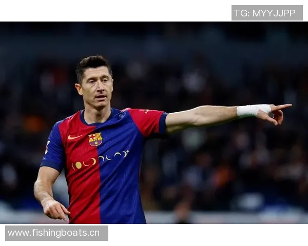 费内巴切冬窗求购莱万遭拒绝球员希望留队至明夏