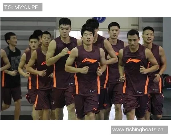 媒体人分析NBA与CBA退役球员保障计划的异同与自愿参与机制