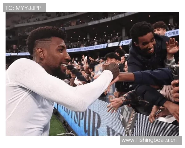 埃默森谈米兰负面新闻多于C罗留队非明智之举