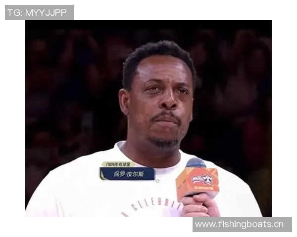 女主持与皮尔斯默契配合皮尔斯直言不想与他人合作播客