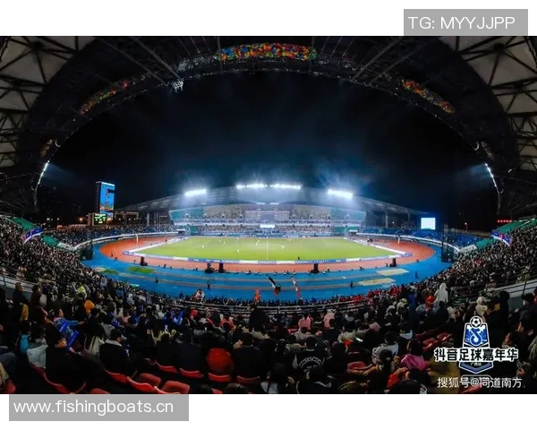 中甲广西赛区因观众互掷水杯事件遭中足联通报批评引发关注 中甲广西赛区因观众互掷水杯事件遭中足联通报批评引发关注