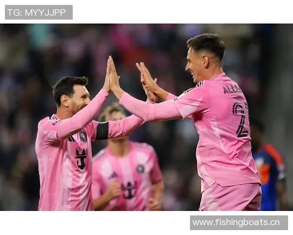 单届季后赛打入9球阿连德捧杯瞬间成为迈阿密国际新星