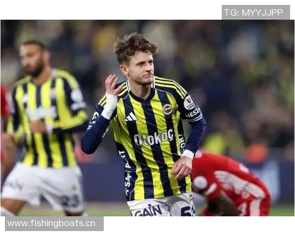 德天空报道17岁边锋麦克冬窗转会几乎不可能今夏或将被拜仁外租