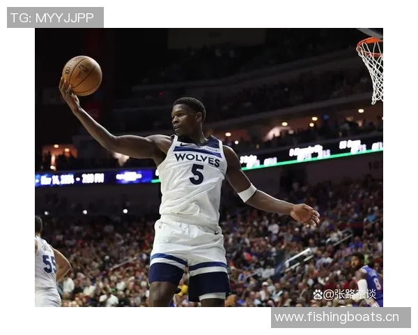 爱德华兹末节发力拿下7分全场24投仅中7三分球表现不佳 爱德华兹末节发力拿下7分全场24投仅中7三分球表现不佳