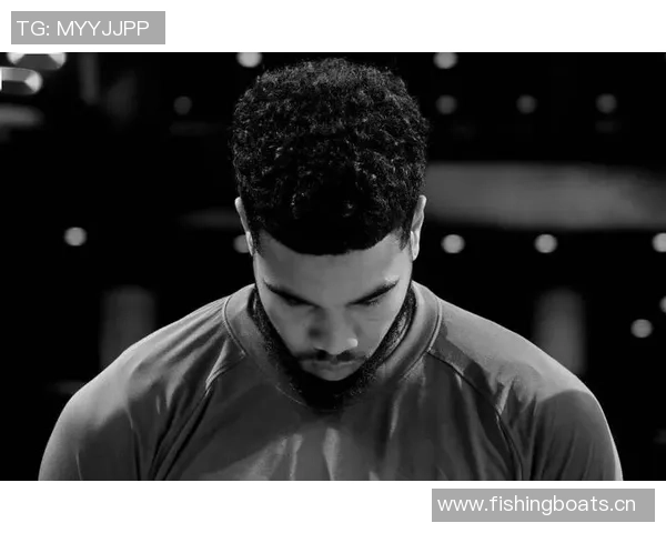 怀特称赞塔图姆努力提升自我并将这种精神融入康复训练中