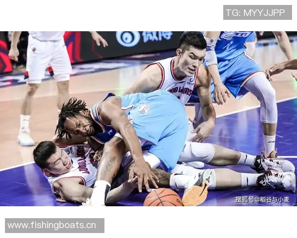 梅里尔外线火力全开10投7中砍下20分5篮板三分球9投6中表现惊艳 梅里尔外线火力全开10投7中砍下20分5篮板三分球9投6中表现惊艳